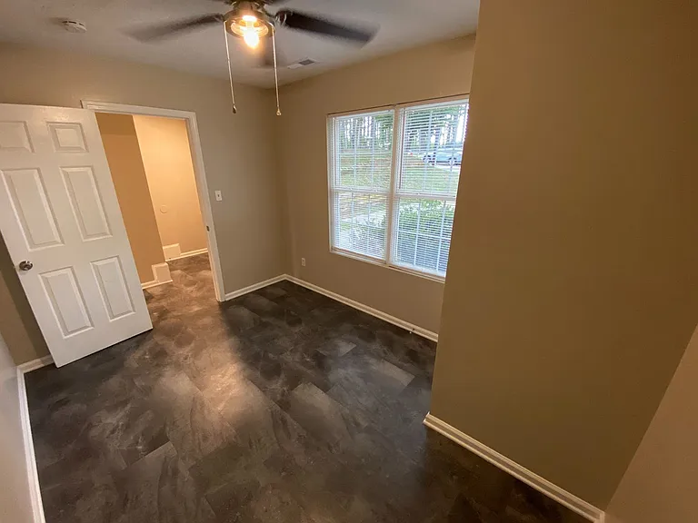 909 Bragg St #102 — Photo 20
