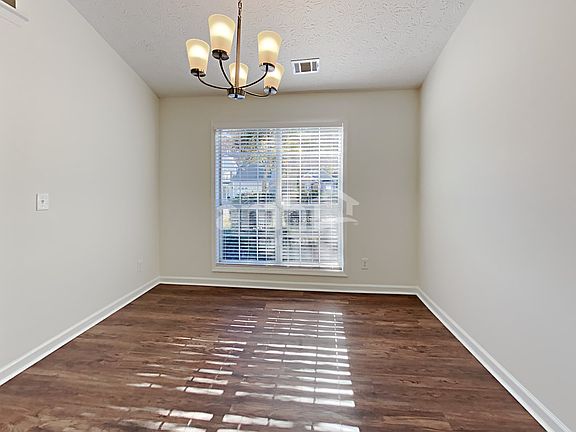 5th image of 2117 Steffi Ln NW