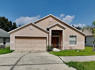 1075 Bluegrass Dr, Groveland, FL 34736