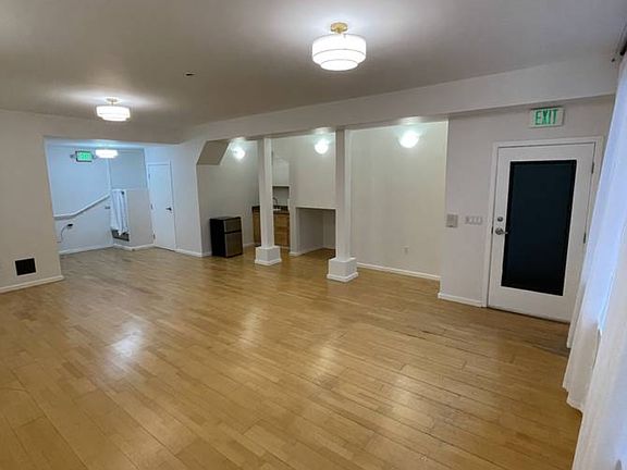 3rd image of 2421 Polk St