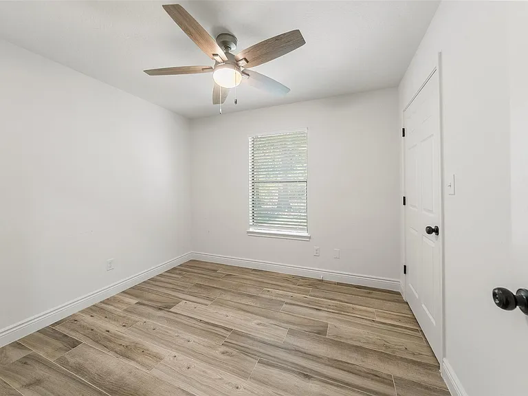 4884 Holly Ln W — Photo 20