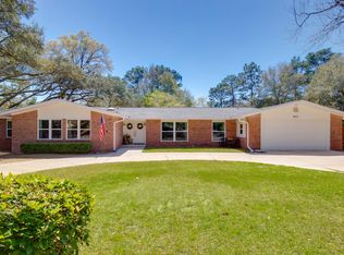 411 Marion Dr, Niceville, FL 32578