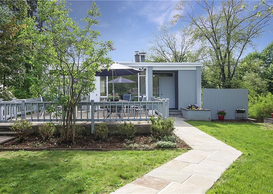 1st image of 94 Croton Ave