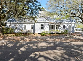 424 Washington Ave, Ocean Springs, MS 39564