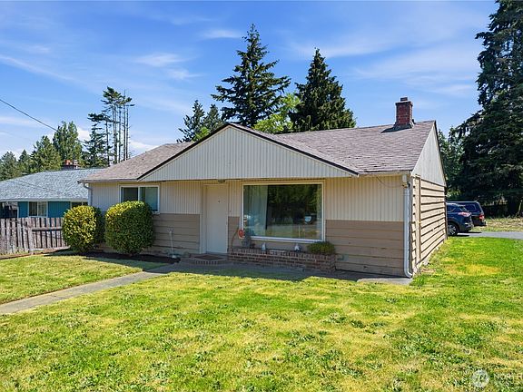 3rd image of 18824 Midvale Avenue N