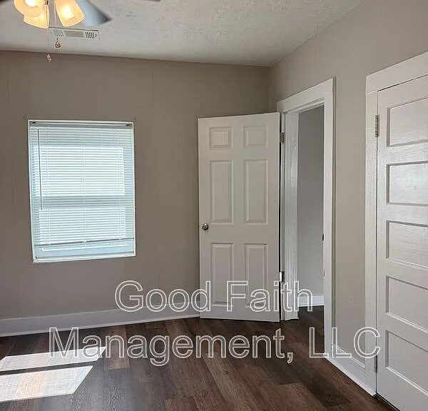 2247 Sullivan Rd — Photo 4