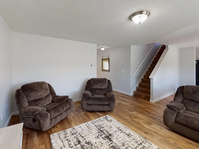 531 S Willow Xing — Photo 28