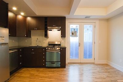 2nd image of 124 Charles St