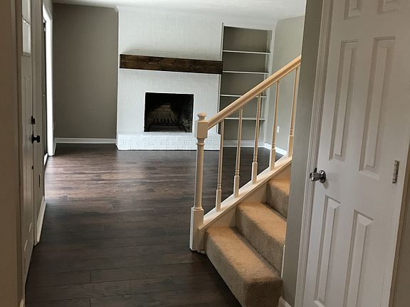 4th image of 2965 Shamrock St N APT F24