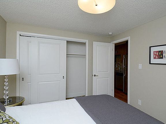 2nd image of 648 N Pearl St APT 101