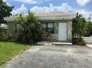 2818 Hinda Rd, West Palm Beach, FL 33403