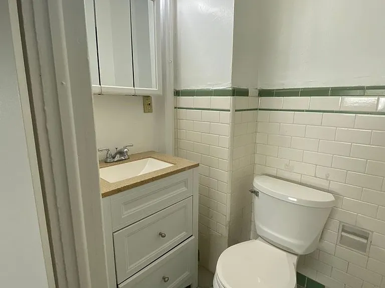 Morris Apartments — Photo 7