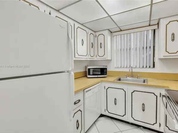 13500 NE 3rd Ct APT 419, North Miami, FL 33161
