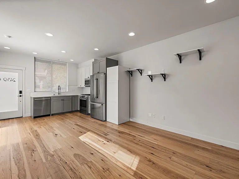 2439C NW 61st St — Photo 3