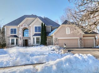 9425 Shetland Rd, Eden Prairie, MN 55347