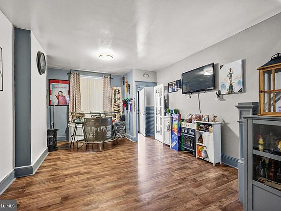 4th image of 3044 Rosehill St