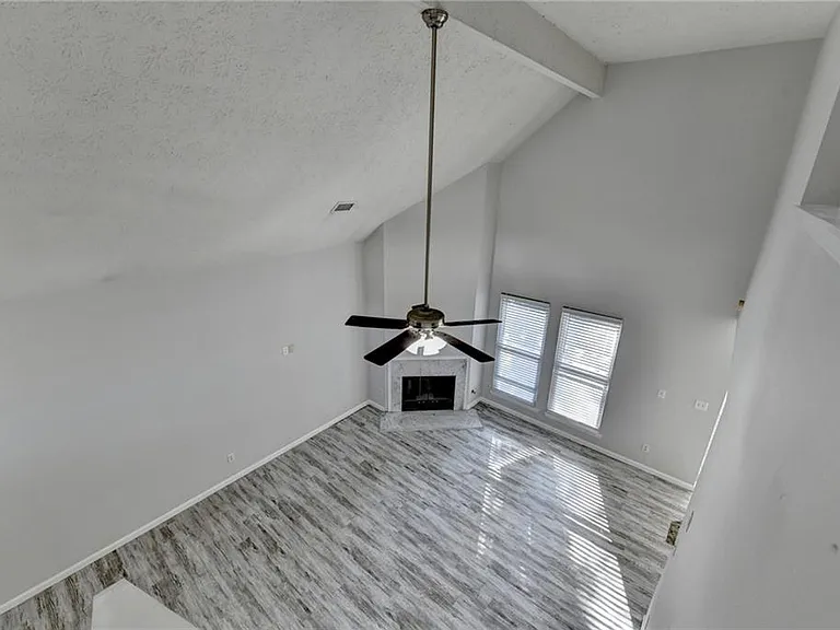 1112 Ashbury Dr — Photo 31