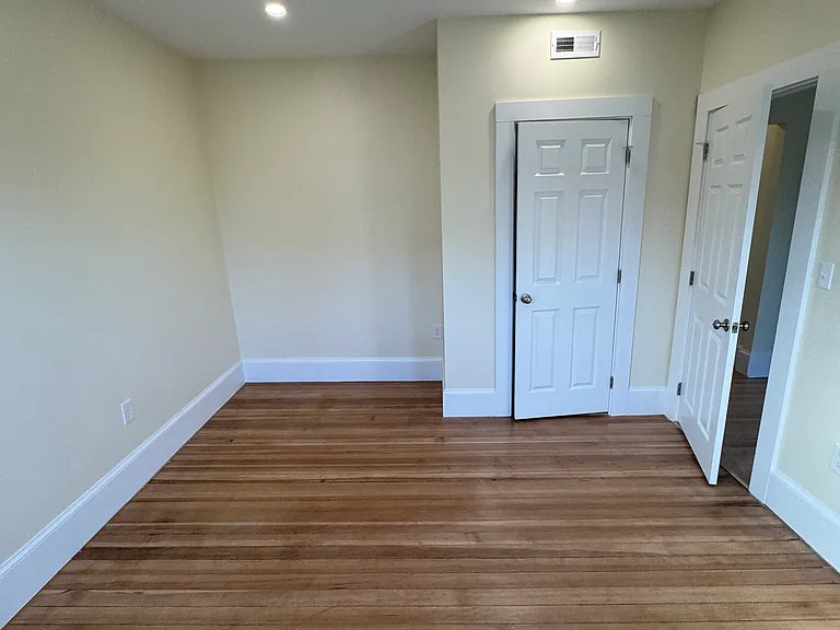 35 George St #2 — Photo 38