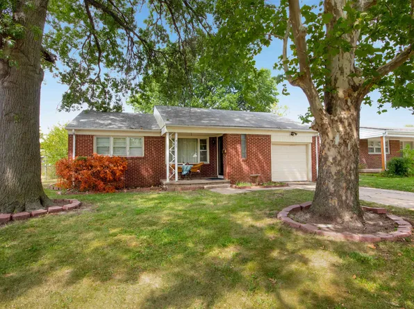 915 S Barlow St, Wichita, KS 67207