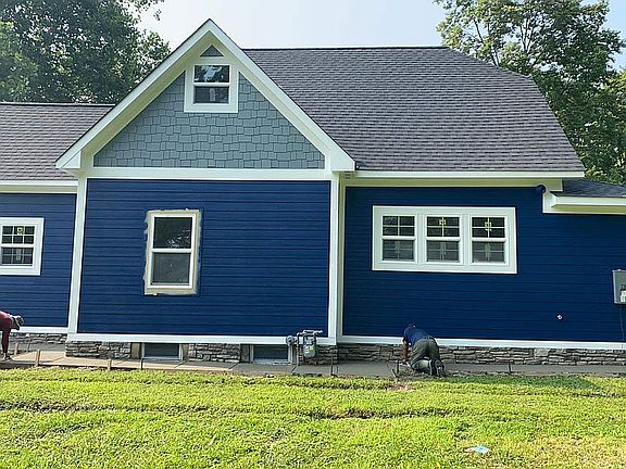 2nd image of 1338 Sharon Ave