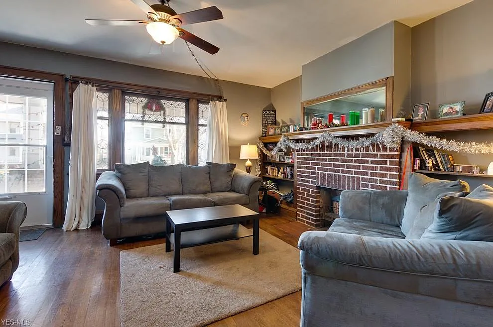 1650 Lincoln Ave — Photo 2