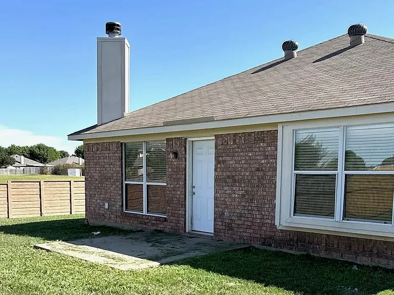 959 Heather St — Photo 10