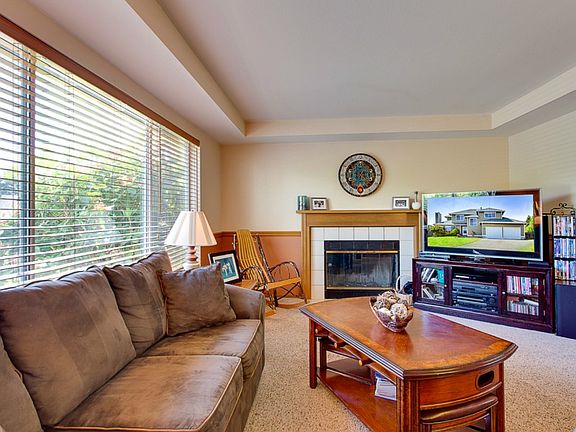 4th image of 10315 Savannah Ct NW