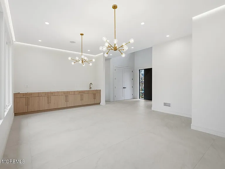 152 Ampere Ave #152 — Photo 6