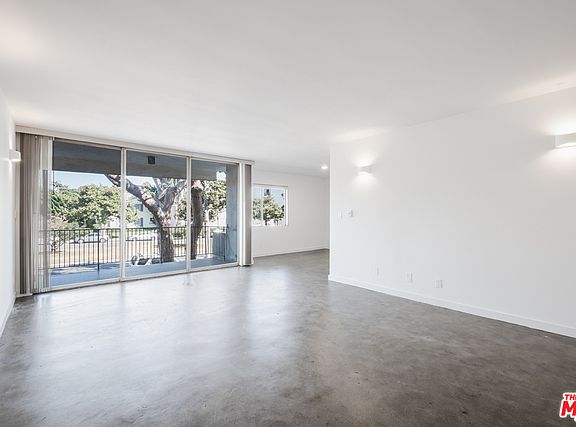 3rd image of 305 San Vicente Blvd #102
