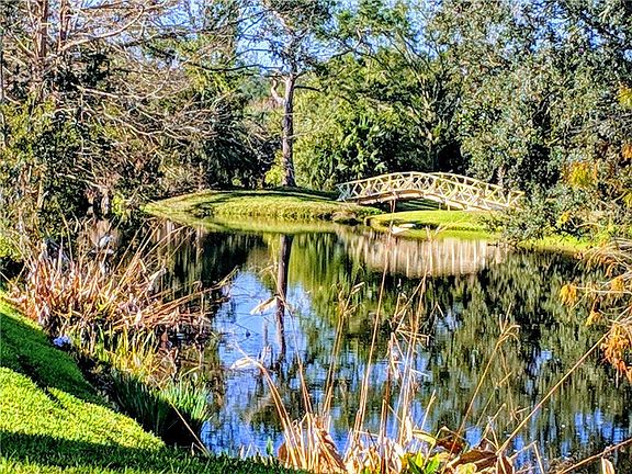 3rd image of 909 Riverbend Blvd