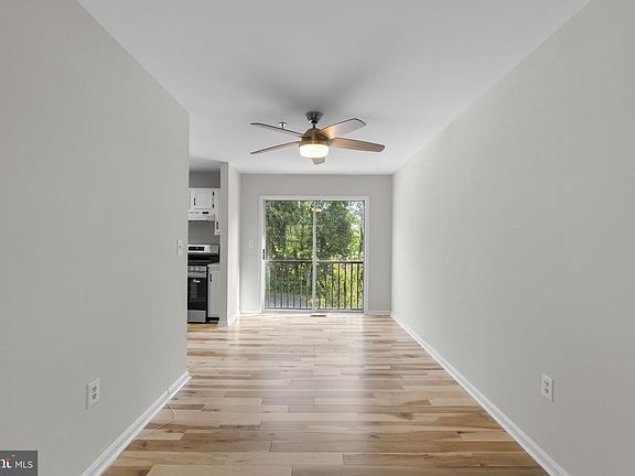 5th image of 129 N Towne Ct