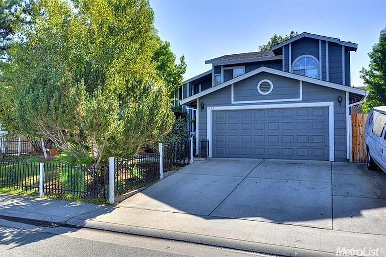 1st image of 570 Oakborough Ave