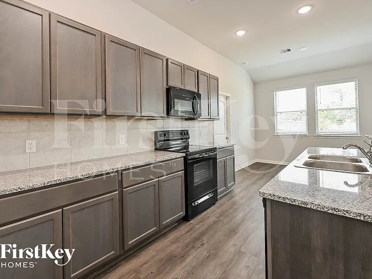 14775 Country Club Dr — Photo 7