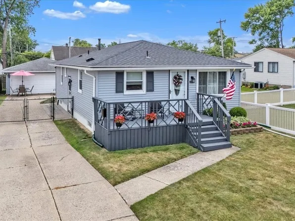 111 Desmond Dr, Tonawanda, NY 14150