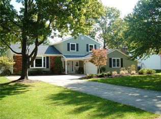 6383 Brighton Dr, North Olmsted, OH 44070