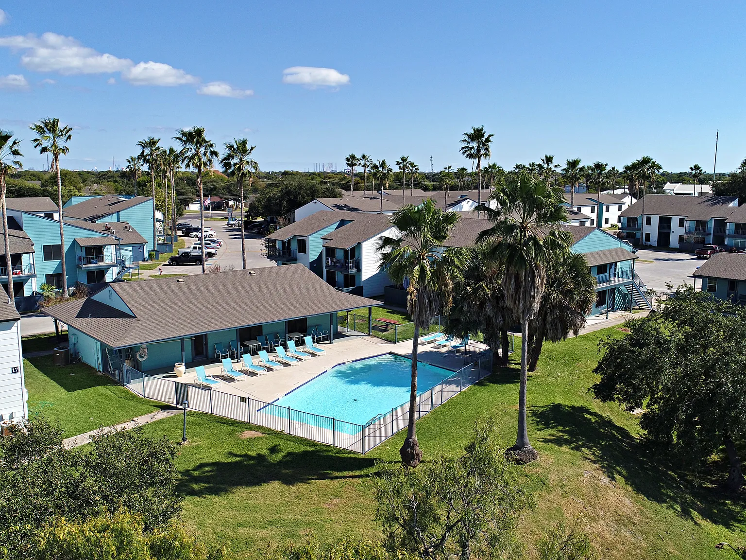 Land's End Apartments — Photo 1