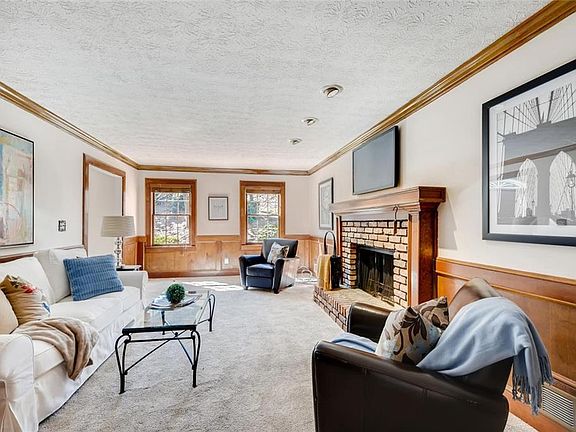5th image of 2650 Whiteleigh Ct NE