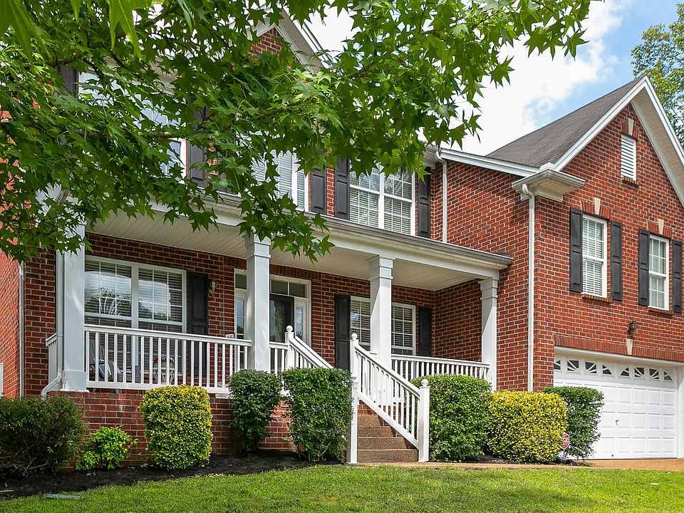 1st image of 271 Wisteria Dr