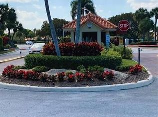 2511 La Cristal Cir, Palm Beach Gardens, FL 33410