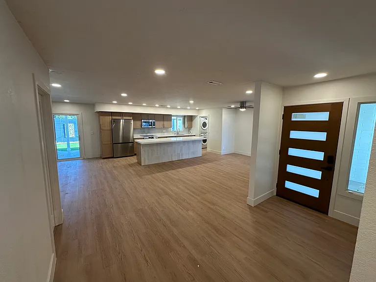 903 E Hermosa Dr — Photo 7