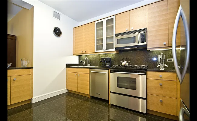 Rented by Douglas Elliman | media 22