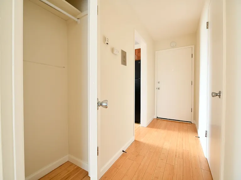 2p008 - Lake View East — Photo 18