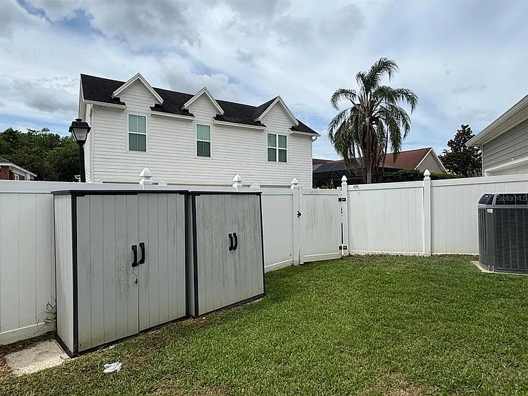 903 Yew Ct — Photo 50