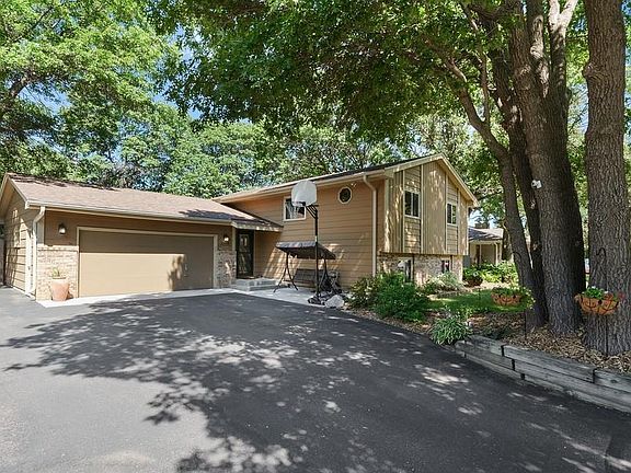 2nd image of 11448 Goldenrod St NW