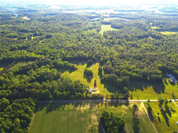 1605 Barren Springs Rd, Hollow Rock, TN 38342