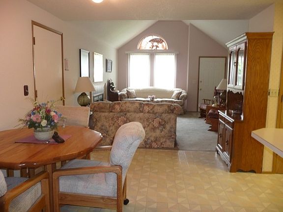 2nd image of 60 E Haven Ct N