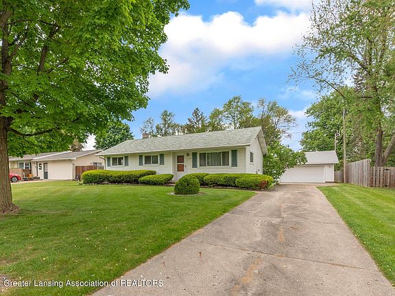 3rd image of 308 Woodhaven Dr
