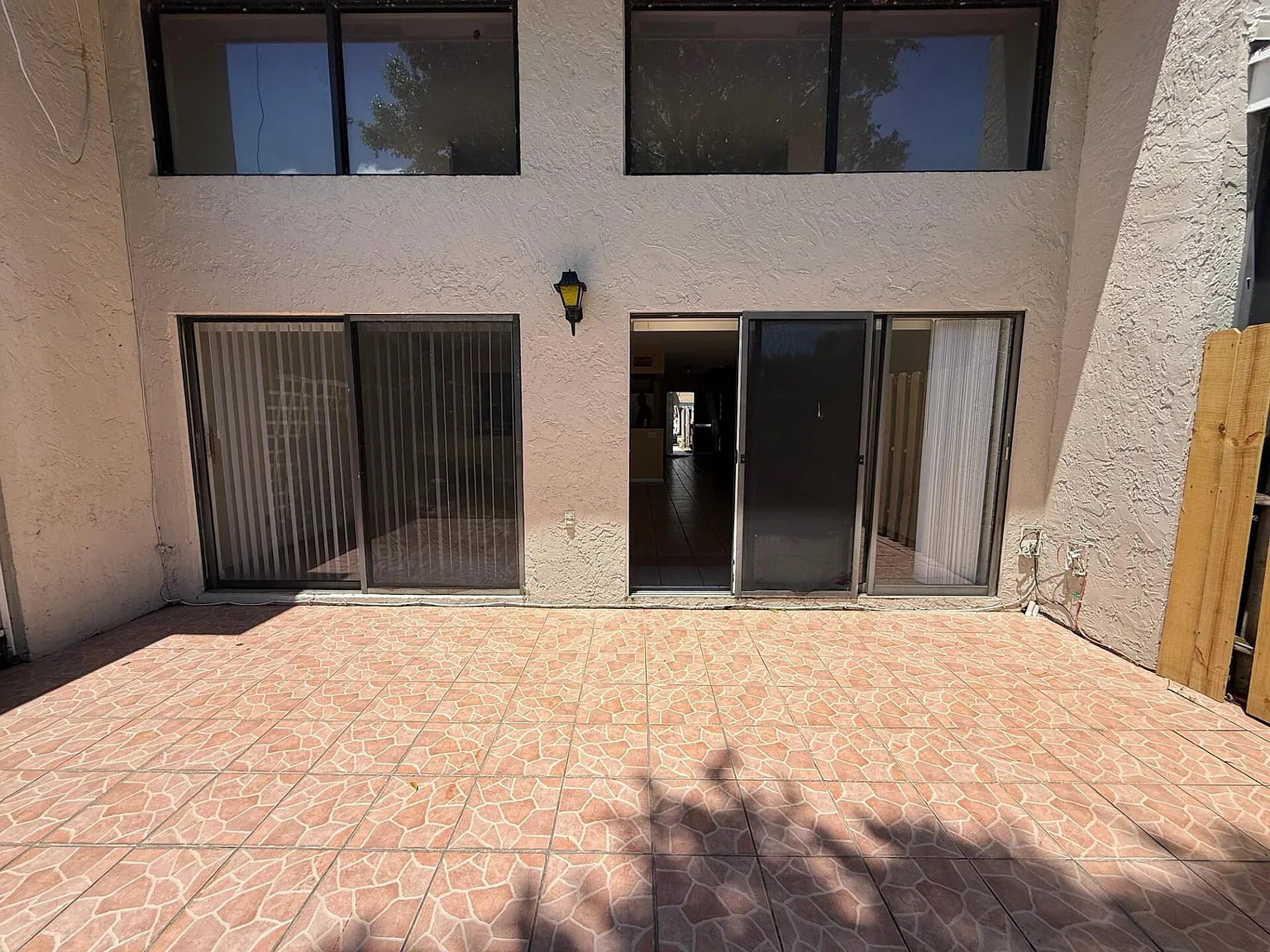 3 bed, 3.0 bath, 1710 sqft, $3,000 — Photo 2