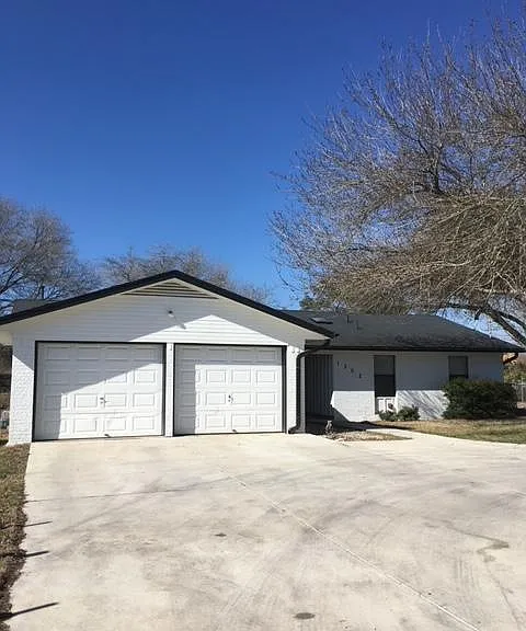 1302 S Mesquite Ave — Photo 1