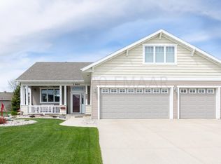 1464 Sterling Ct, West Fargo, ND 58078